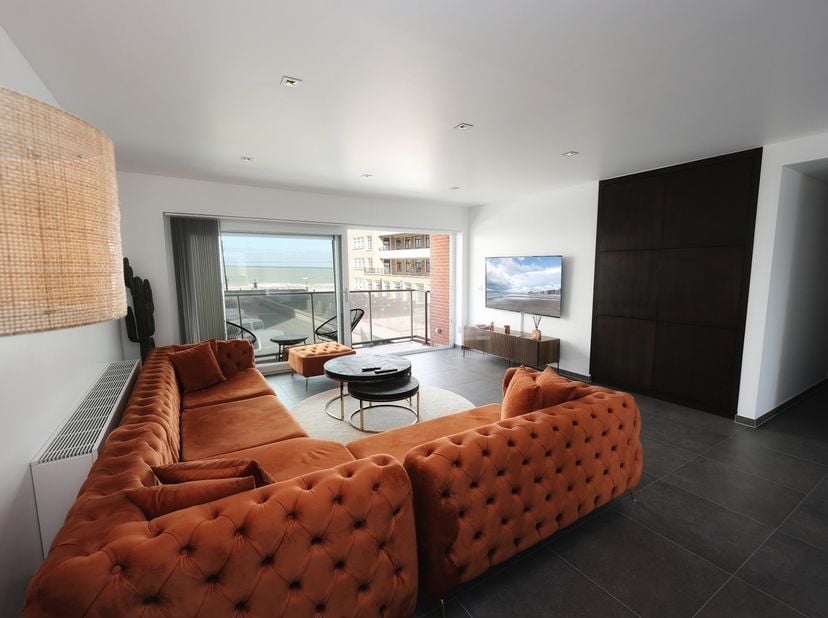 Dit exclusieve appartement is werkelijk één van zijn soort. Met een bewoonbare oppervlakte van maar liefst 148 m², 4 ruime slaapkamers, 3 volwaardige