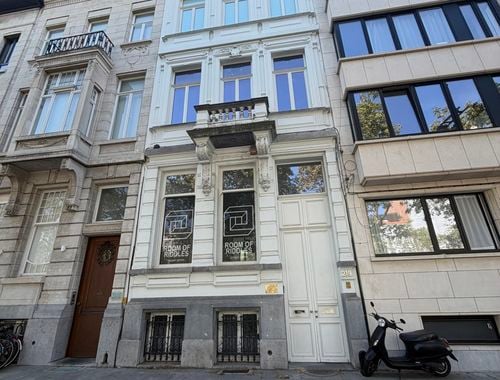                                        Kantoor met woning te huur in Antwerpen, € 4.500
