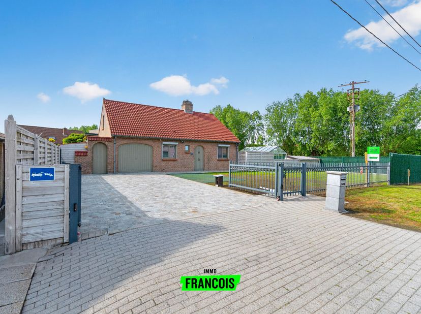 Huis te koop in Wijnendalestraat 164A,
                    8600 Vladslo