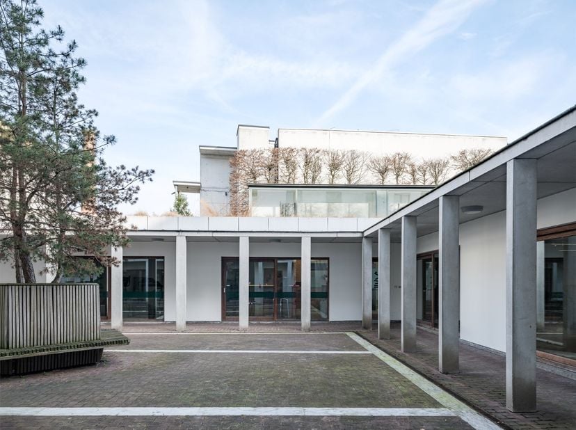 Ce bureau commercial est situé dans l'animée ville de Gand et a été construit en 1997. Avec une impressionnante surface habitable de 205 m², ce bureau