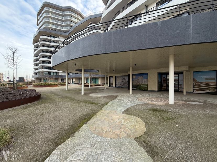 Bedrijfsvastgoed te koop in Troonstraat 10,
                    8400 Oostende