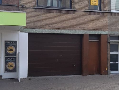                                         Entrepôt sans bureau à louer à Oostende, € 550
