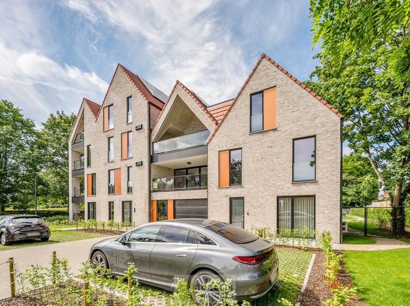IDEALIS VASTGOED - Exclusief wonen in het bruisende centrum van Lommel. Stap binnen in Residentie Het Burgemeestershuis en beleef hoe comfortabel wone