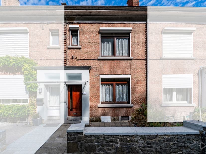 We Invest Ciney Haute-Meuse biedt u dit te renoveren huis met twee gevels aan, vlakbij het centrum van Dinant. Dit huis met twee gevels ligt in de dir