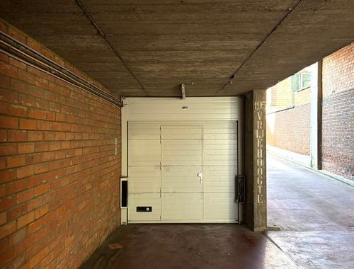                                         Kelder garage te koop in Antwerpen, € 24.000
