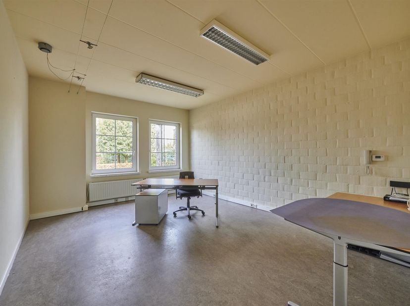 Bien professionnel à louer
                    à 3940 Hechtel