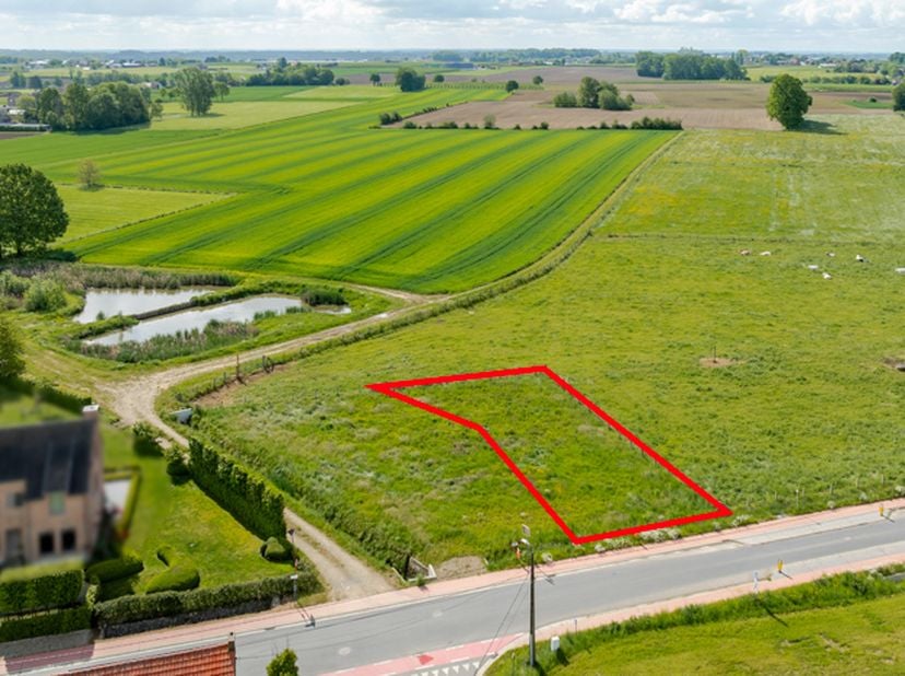 MOOI GELEGEN PERCEEL BOUWGROND (HOB)<br />
<br />
Gemeente BEKKEVOORT, derde afdeling - Molenbeek-Wersbeek: <br />
Een landelijk gelegen perceel bouwg