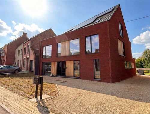                                         Gemengd gebruik te koop in Sint-Maria-Lierde, € 349.000
