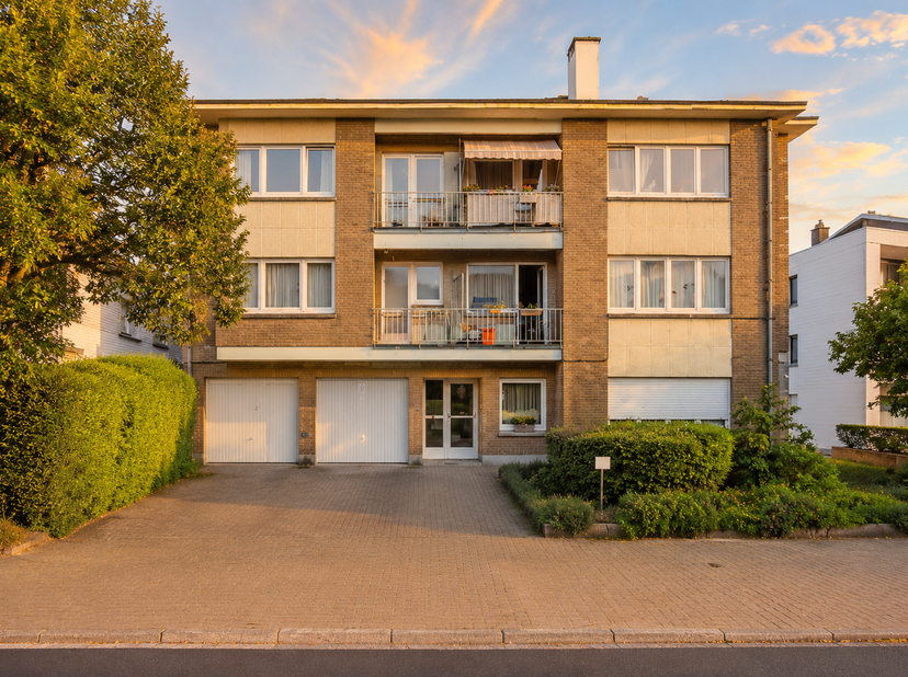 Un appartement familial de ± 101 m² avec extérieur dans un quartier résidentiel recherché de Jette<br />
Situé dans un environnement calme et agréable