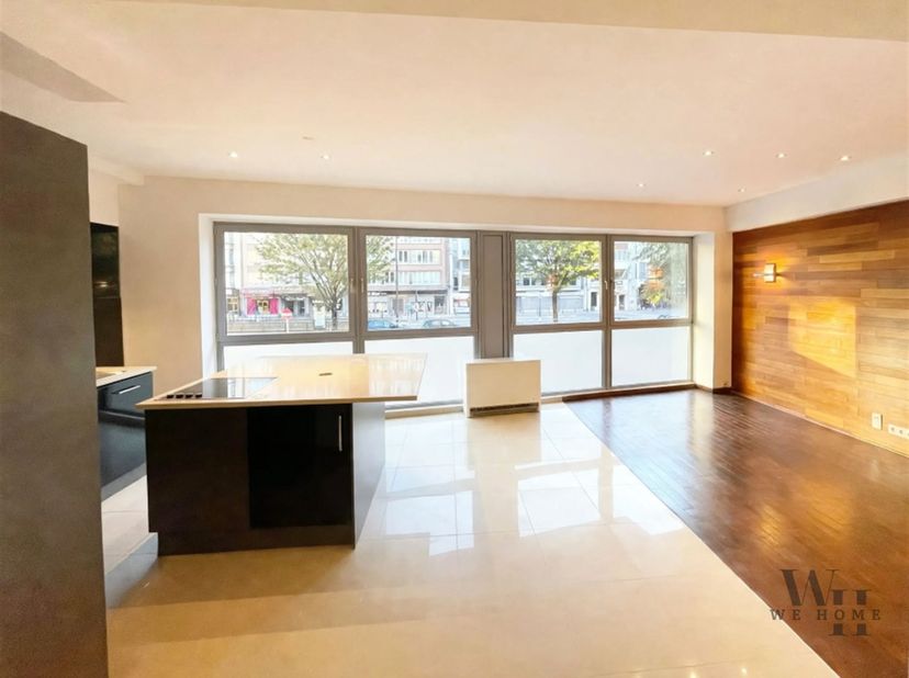 Appartement te koop in Boulevard Joseph Tirou 41,
                    6000 Charleroi