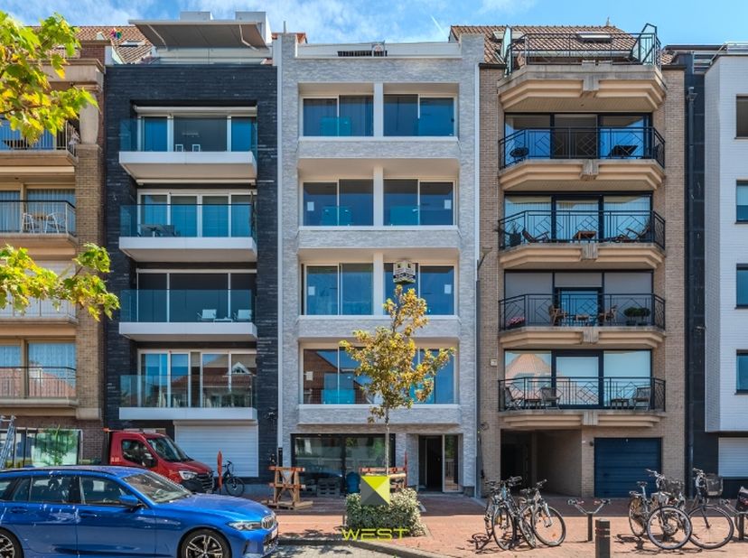 In dit 1-slaapkamerappartement is het puur genot en comfort aan zee. Het appartement is volledig gerenoveerd, alsook de gevels van het gebouw met een