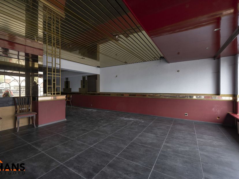 Bien professionnel à vendre
                    à 2100 Deurne