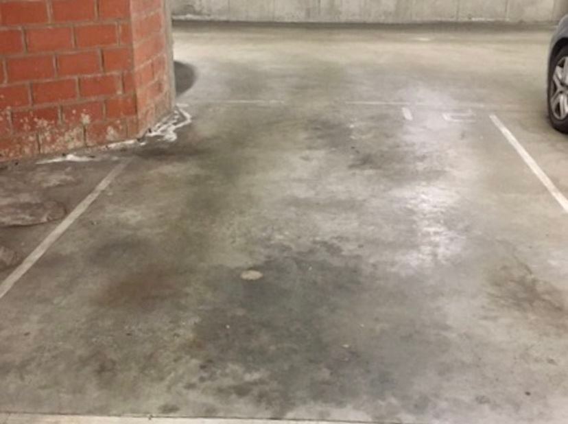 Garage à louer
                    à 9900 Eeklo
