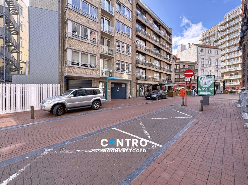 Op wandelafstand van de Zeedijk en op wandelafstand van het Casino ligt deze overdekte parkeerplaats!<br />
<br />
Bijzonderheden:<br />
- Veel manoeu