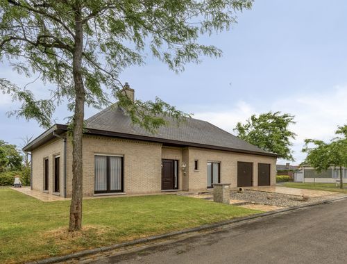                                        Villa à vendre à Moorsele, € 499.000
