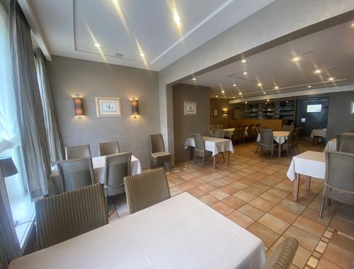                                         Bureaux à louer à Kemzeke, € 975
