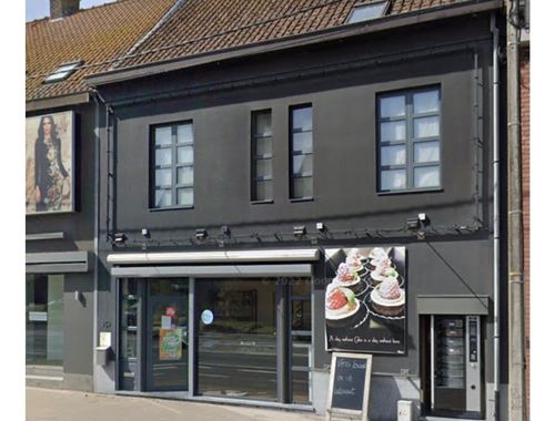                                         Bien commercial avec habitation à vendre à Rumbeke, € 200.000
