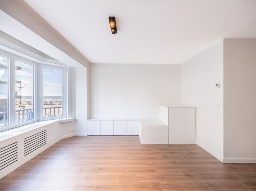 Ontdek dit instapklare, westgericht appartement met 2&amp;nbsp; slaapkamers en een zijdelings zeezicht, gelegen in de charmante en kleinschalige residenti