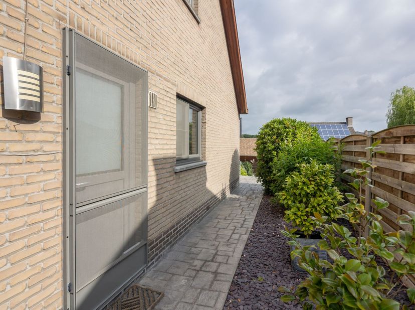 Vrijstaande woning op een gegeerde locatie in Pelt te koop!<br />
<br />
Troeven:<br />
- Vrijstaande woning<br />
- Geen renovatieverplichting, nieuw