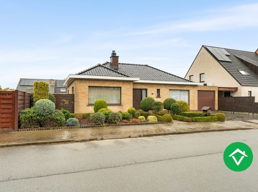 Te koop: een zeer verzorgde, instapklare woning in een rustige en kindvriendelijke omgeving.<br />
<br />
Kenmerken van de woning:<br />
* Ruime, lich