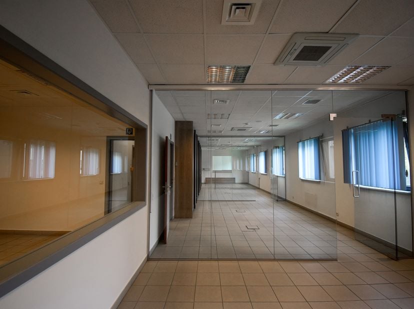 À louer : espace bureau lumineux de 180 m² à Hasselt – Trichterheideweg 11 (unité C0.37)<br />
Situé à un emplacement stratégique : à 1 km de la R71 e