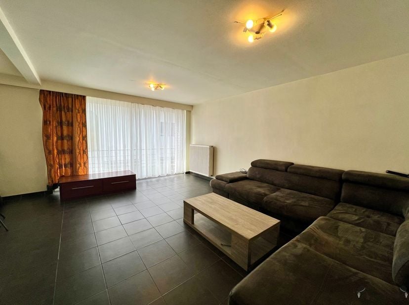 Bienvenue dans cet appartement situé au centre de Hamme ! L'espace de vie d'une superficie de 67 m² offre tout ce dont vous avez besoin pour vivre con