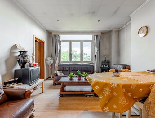                                         Appartement à vendre à Forest, € 185.000
