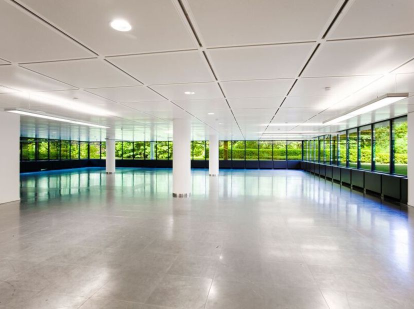 Bien professionnel à louer
                    à 1150 Woluwe-Saint-Pierre
