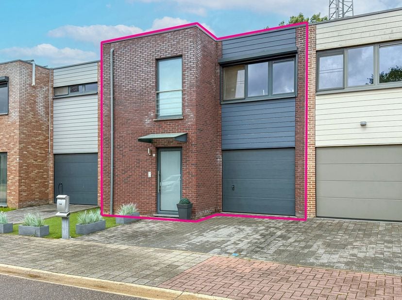 Bij ImmoFusion 7/7 “open huis” : klik op onze 3D-TOUR. <br />
Ervaar vastgoed alsof je er zelf doorloopt!<br />
Deze verzorgde woning, gebouwd in 2012