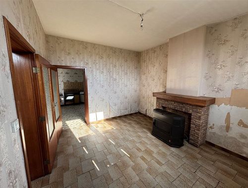                                         Eengezinswoning te koop in Péruwelz, € 90.000
