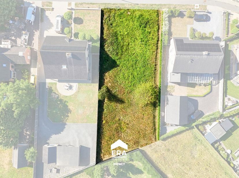 Deze bouwgrond voor een open bebouwing is gelegen in Grote-Brogel, een landelijke deelgemeente van Peer. Hier geniet je dagelijks van een prachtig vri
