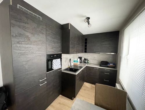                                         Appartement à louer à Harelbeke, € 695
