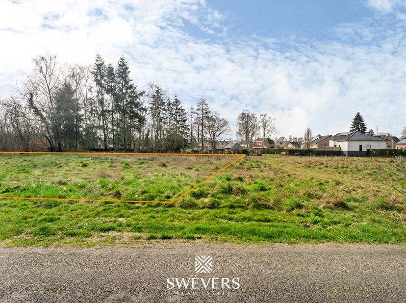 Voor meer info en fotos, surf naar www.swevers.be  Op zoek naar een betaalbaar stukje groen in een rustige omgeving met tal van mogelijkheden? Dit per
