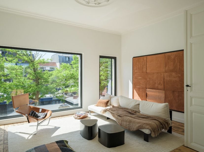 Klassevolle herenwoning met interieur van Peter Ivens &amp;amp; Bea Mombaers, volwassen stadstuin, inpandige garage en uitzonderlijk zicht op de Visserij.