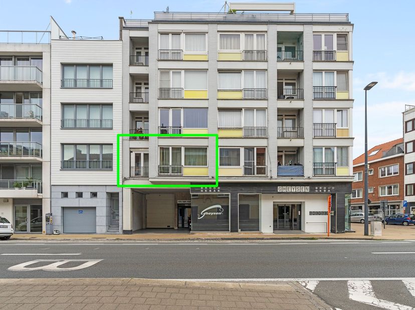Op wandelafstand van het strand  ontdek je dit recent gerenoveerde appartement in een goed onderhouden residentie.<br />
Je wordt verwelkomd in een ru