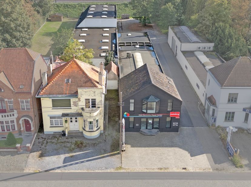 Bedrijfsvastgoed te koop in Kapellestraat 95,
                    9800 Deinze