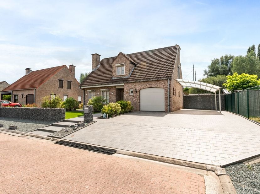 Vivre au calme, profiter dun agréable jardin et emménager sans devoir entreprendre de gros travaux : cette maison individuelle située à Merelbeke-Mell