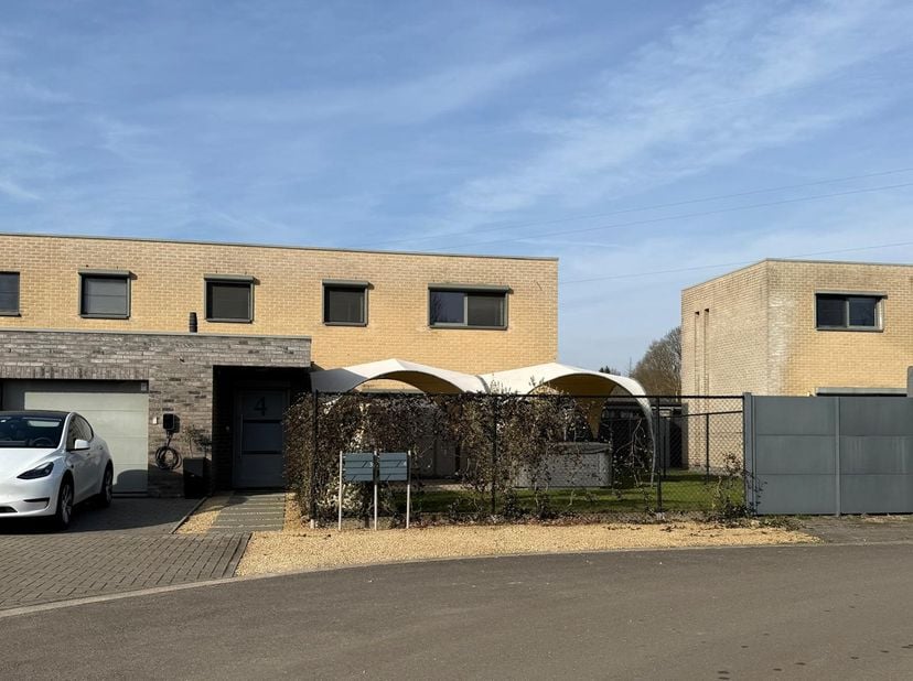 Huis te koop in Ganzenhof 4,
                    3550 Zolder