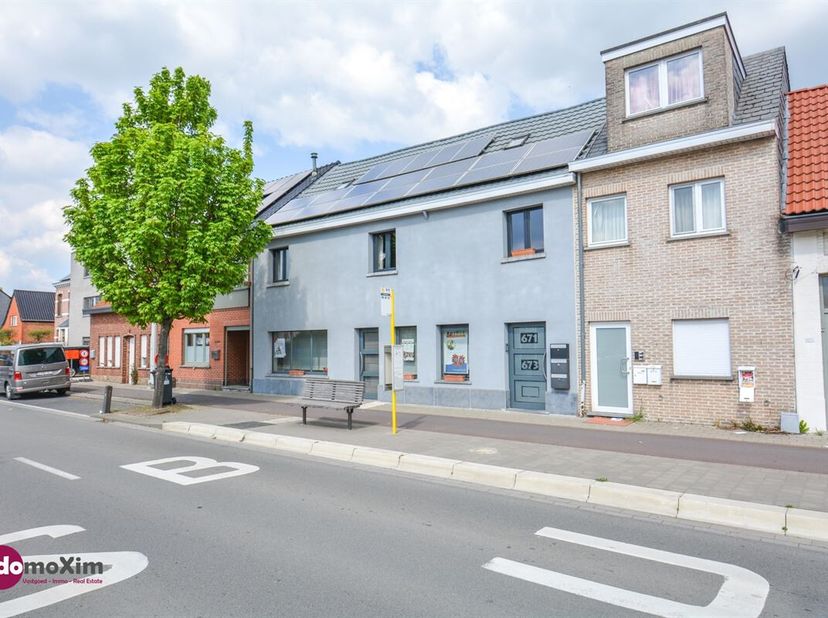 Woning voor gemengd gebruik / opbrengsteigendom nabij het centrum van Muizen<br />
Ben je op zoek naar een veelzijdige eigendom met wooncomfort én int