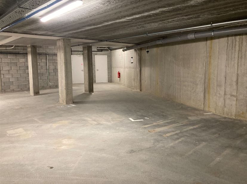 Garage à vendre
                    à 2220 Heist-op-den-Berg