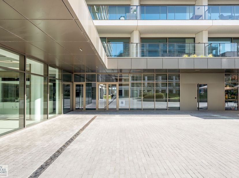 Op zoek naar een exclusieve sky-high business locatie ? Zoek niet verder en ontdek het nieuwe stadsdeel in het centrum van Oostende: SKY DISTRICT.&amp;nbs