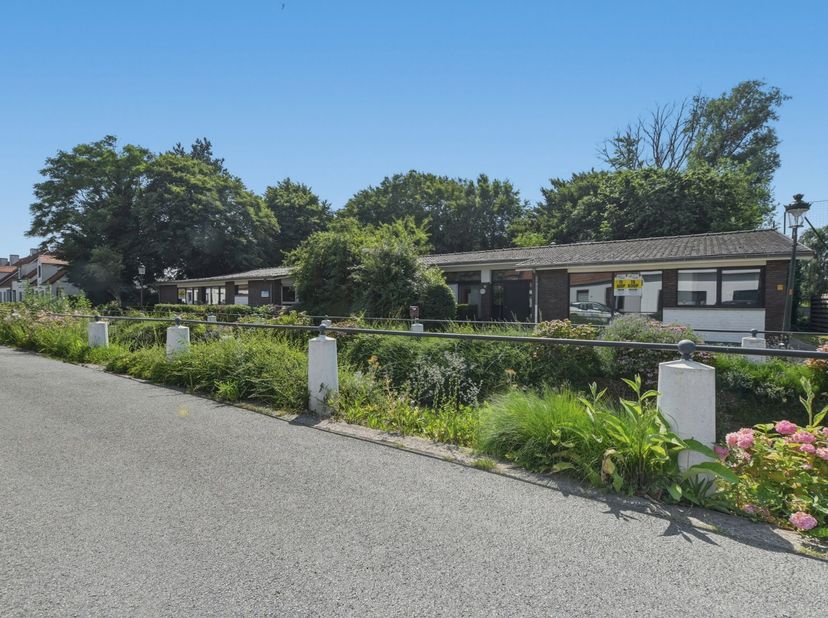 Bien professionnel à vendre
                    à 8380 Lissewege