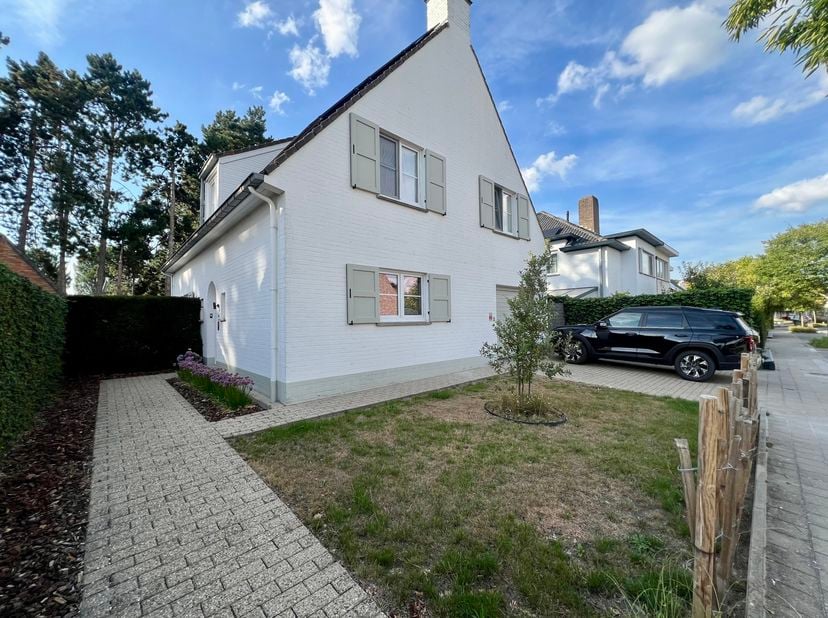 Huis te koop in Prins Alexanderstraat 15,
                    8310 Assebroek