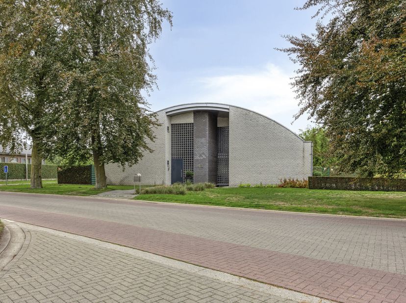 Huis te koop in Damburgstraat 42,
                    3950 Bocholt