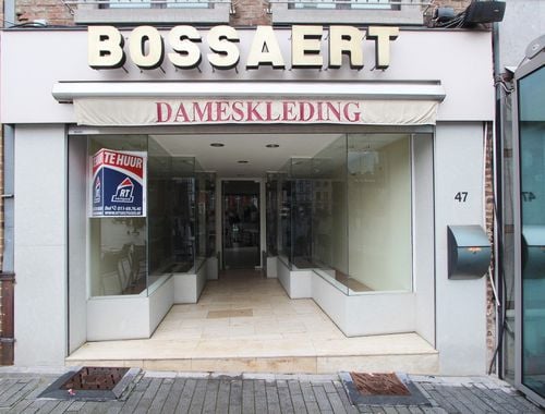                                         Handelsgelijkvloers te huur in Sint-Truiden, € 1.000
