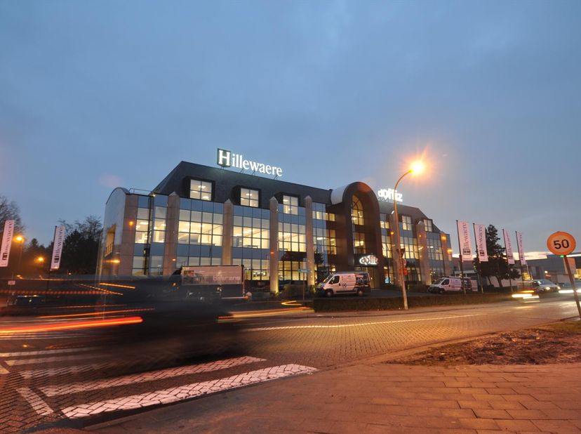 Modulair werken op een inspirerende locatie in Business-center d'Offiz te Turnhout.<br />
Gelegen aan de Parklaan (Ring Turnhout) in een kantoorgebouw