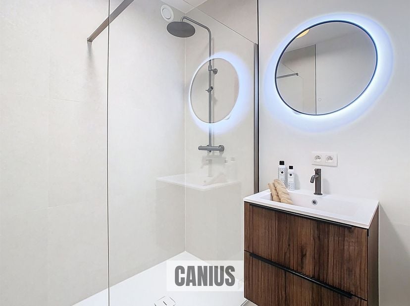 APPARTEMENT A VENDRE A SINT-TRUIDEN<br />
<br />
Dans les magnifiques appartements traversants, vous bénéficiez d'un ensoleillement luxuriant tout a