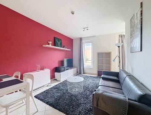                                         Studio te huur in Schaarbeek, € 990
