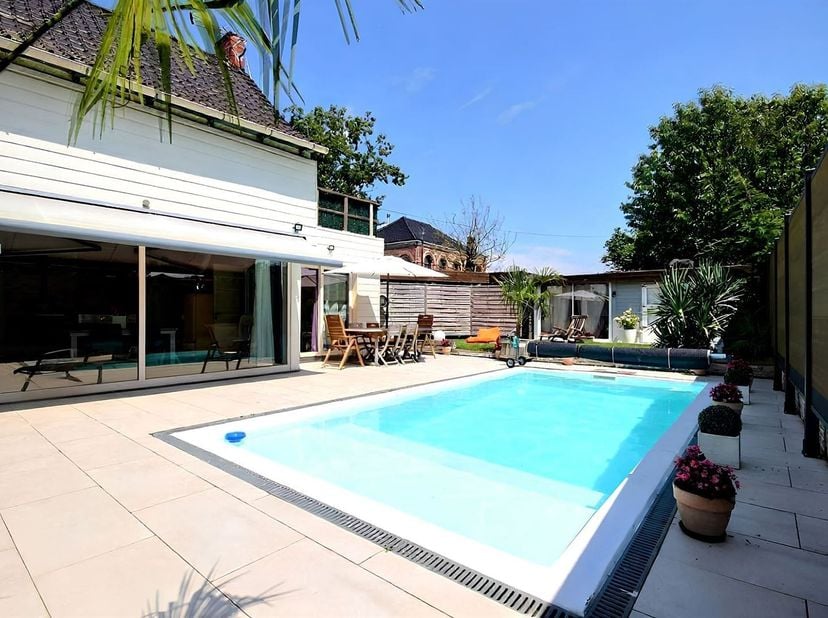 Maison à vendre à ,
                    7730 Néchin