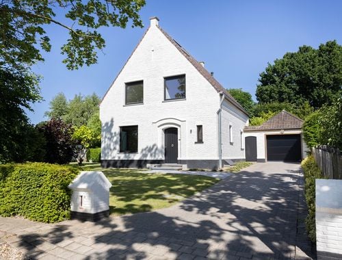                                         Villa te koop in Kortrijk, € 765.000
